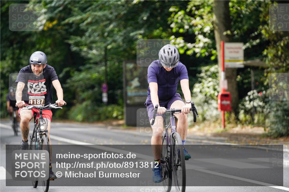 14.09.2025 - Stadtparktriathlon Michael Burmester http://msf.ph/oto/8913812 14.09.2025 12:07:44 Radfahren 1033, 1048, 1063, 1115, 1150, 1187 meine-sportfotos.de