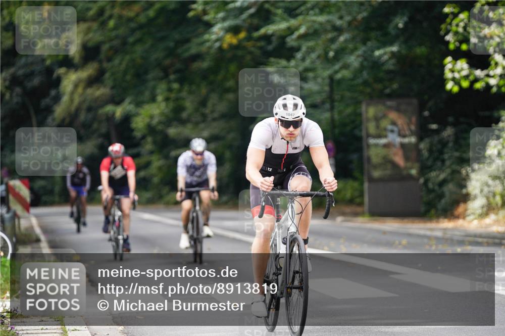 14.09.2025 - Stadtparktriathlon Michael Burmester http://msf.ph/oto/8913819 14.09.2025 12:07:52 Radfahren 1033, 1047, 1048, 1182, 1192, 1202, 1209 meine-sportfotos.de