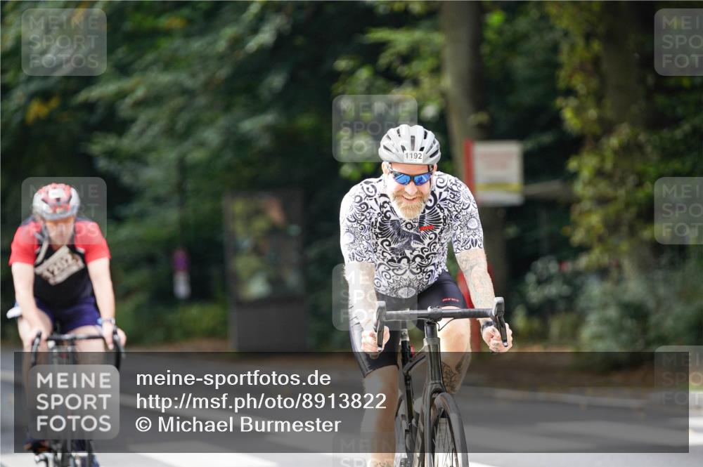 14.09.2025 - Stadtparktriathlon Michael Burmester http://msf.ph/oto/8913822 14.09.2025 12:07:55 Radfahren 1033, 1047, 1048, 1182, 1192, 1202, 1209 meine-sportfotos.de