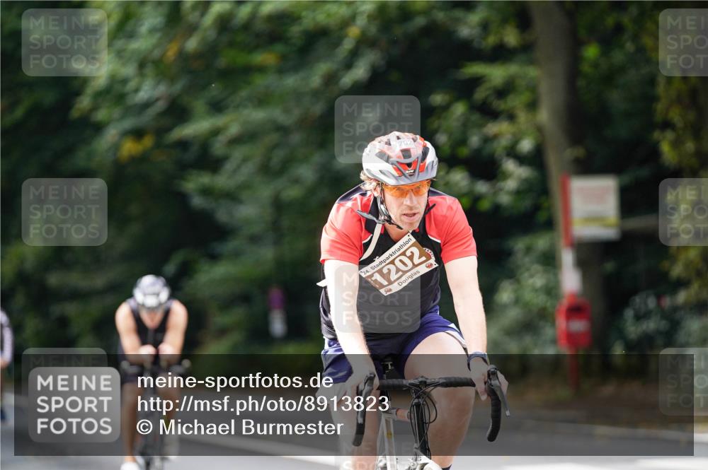14.09.2025 - Stadtparktriathlon Michael Burmester http://msf.ph/oto/8913823 14.09.2025 12:07:55 Radfahren 1033, 1047, 1048, 1182, 1192, 1202, 1209 meine-sportfotos.de
