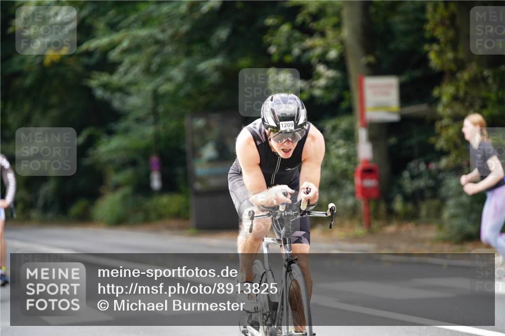 14.09.2025 - Stadtparktriathlon Michael Burmester http://msf.ph/oto/8913825 14.09.2025 12:07:57 Radfahren 1047, 1048, 1182, 1192, 1202, 1209 meine-sportfotos.de