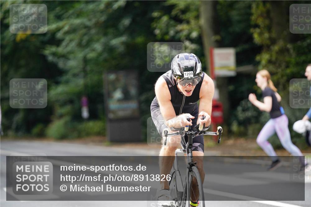 14.09.2025 - Stadtparktriathlon Michael Burmester http://msf.ph/oto/8913826 14.09.2025 12:07:57 Radfahren 1047, 1048, 1182, 1192, 1202, 1209 meine-sportfotos.de