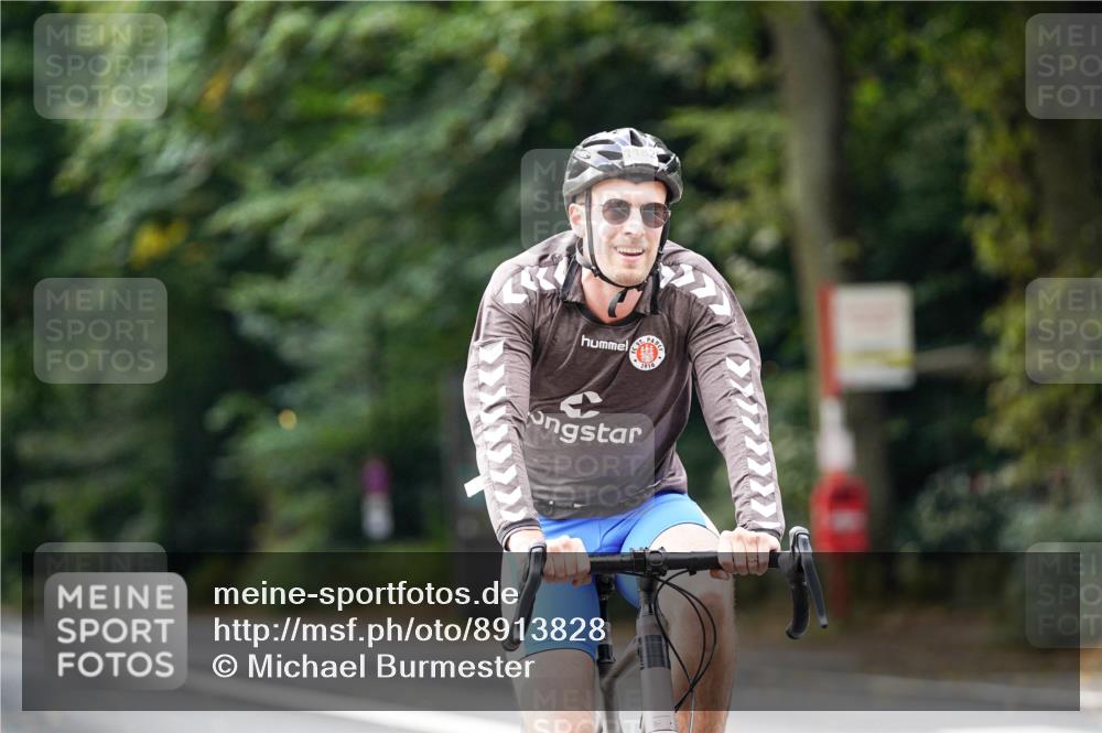 14.09.2025 - Stadtparktriathlon Michael Burmester http://msf.ph/oto/8913828 14.09.2025 12:07:59 Radfahren 1047, 1182, 1192, 1202, 1209 meine-sportfotos.de