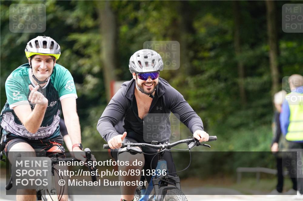14.09.2025 - Stadtparktriathlon Michael Burmester http://msf.ph/oto/8913836 14.09.2025 12:08:14 Radfahren 1031, 1057, 1062, 1099, 1168, 1200, 1215 meine-sportfotos.de