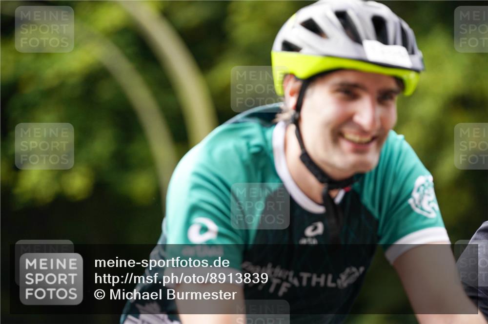 14.09.2025 - Stadtparktriathlon Michael Burmester http://msf.ph/oto/8913839 14.09.2025 12:08:15 Radfahren 1031, 1062, 1099, 1168, 1200, 1215 meine-sportfotos.de
