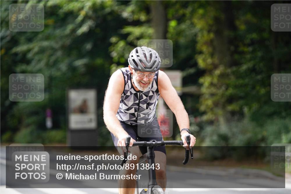 14.09.2025 - Stadtparktriathlon Michael Burmester http://msf.ph/oto/8913843 14.09.2025 12:08:32 Radfahren 1039, 1058, 1060, 1064, 1162, 1174, 1185 meine-sportfotos.de
