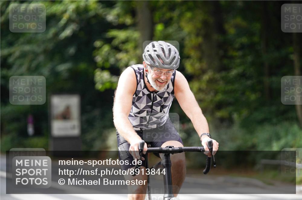 14.09.2025 - Stadtparktriathlon Michael Burmester http://msf.ph/oto/8913844 14.09.2025 12:08:33 Radfahren 1039, 1058, 1060, 1064, 1162, 1174, 1185 meine-sportfotos.de
