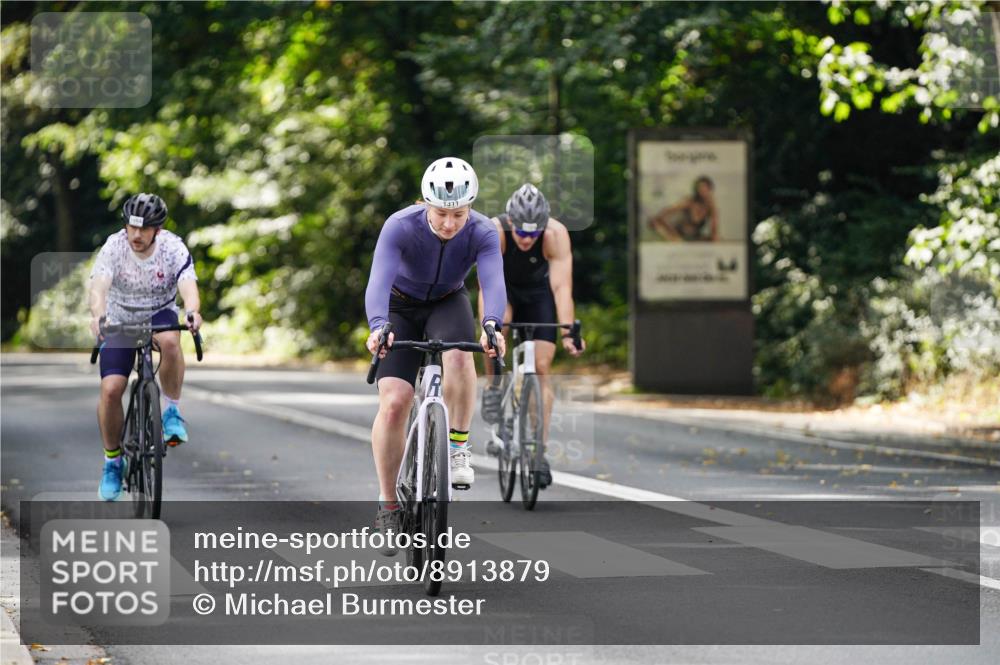 14.09.2025 - Stadtparktriathlon Michael Burmester http://msf.ph/oto/8913879 14.09.2025 12:15:57 Radfahren 1068, 1185, 1193, 1194, 1311 meine-sportfotos.de