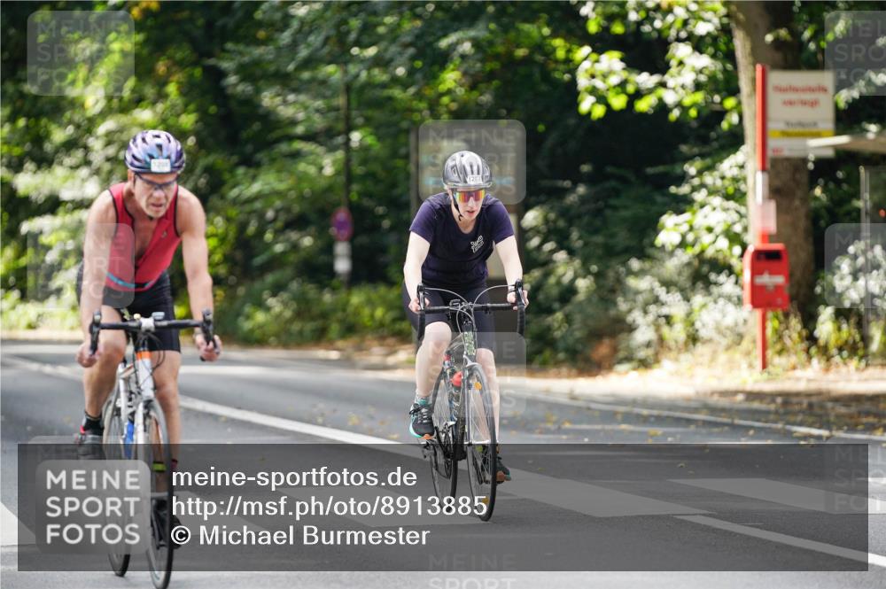 14.09.2025 - Stadtparktriathlon Michael Burmester http://msf.ph/oto/8913885 14.09.2025 12:16:22 Radfahren 1098, 1208, 1231, 1287, 1301 meine-sportfotos.de