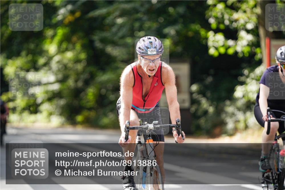 14.09.2025 - Stadtparktriathlon Michael Burmester http://msf.ph/oto/8913886 14.09.2025 12:16:23 Radfahren 1098, 1208, 1231, 1287, 1301 meine-sportfotos.de