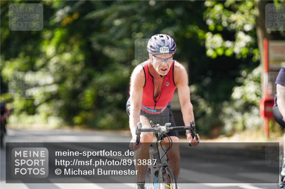 14.09.2025 - Stadtparktriathlon Michael Burmester http://msf.ph/oto/8913887 14.09.2025 12:16:23 Radfahren 1098, 1208, 1231, 1287, 1301 meine-sportfotos.de