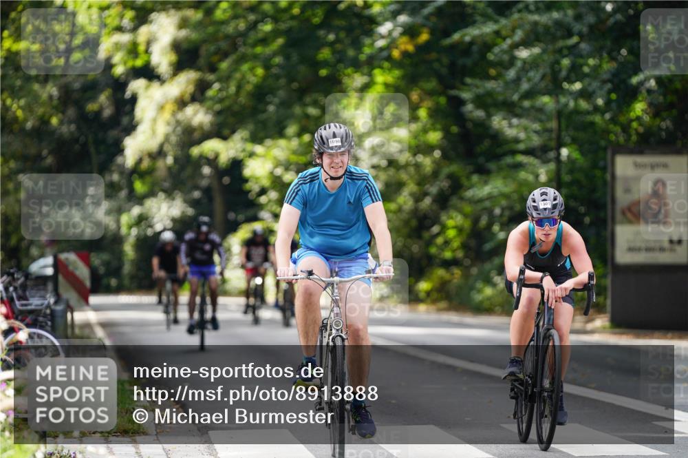 14.09.2025 - Stadtparktriathlon Michael Burmester http://msf.ph/oto/8913888 14.09.2025 12:16:27 Radfahren 1057, 1098, 1150, 1182, 1187, 1208, 1231, 1287, 1301 meine-sportfotos.de