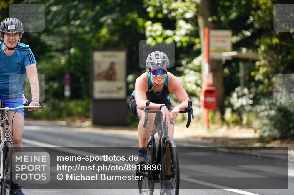 14.09.2025 - Stadtparktriathlon Michael Burmester http://msf.ph/oto/8913890 14.09.2025 12:16:27 Radfahren 1057, 1098, 1150, 1182, 1187, 1208, 1231, 1287, 1301 meine-sportfotos.de