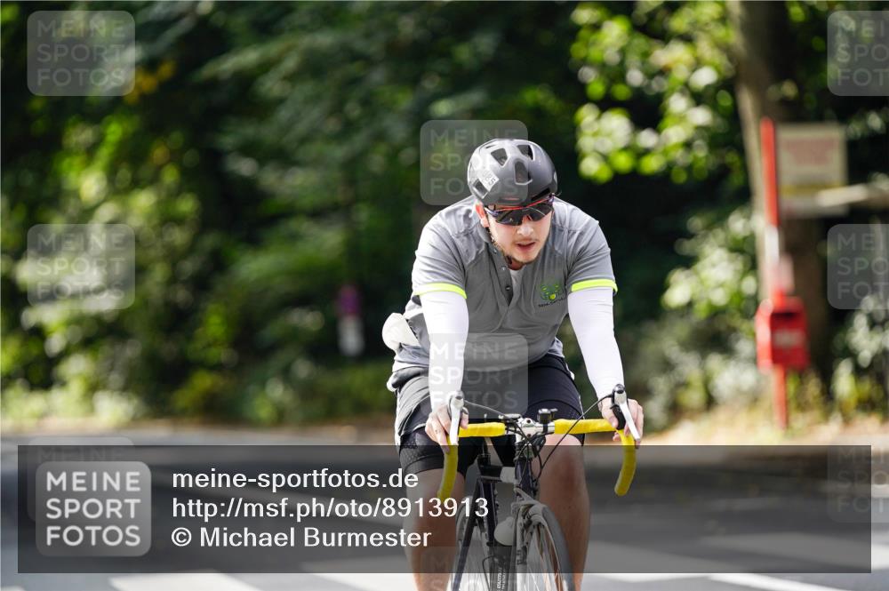 14.09.2025 - Stadtparktriathlon Michael Burmester http://msf.ph/oto/8913913 14.09.2025 12:18:35 Radfahren 1085, 1139, 1170, 1176, 1178, 1218, 1260, 1304 meine-sportfotos.de