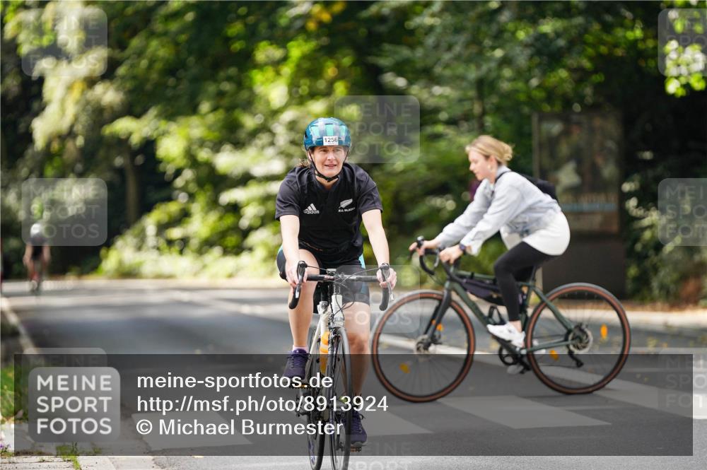 14.09.2025 - Stadtparktriathlon Michael Burmester http://msf.ph/oto/8913924 14.09.2025 12:18:53 Radfahren 1212, 1256, 1280, 1314 meine-sportfotos.de