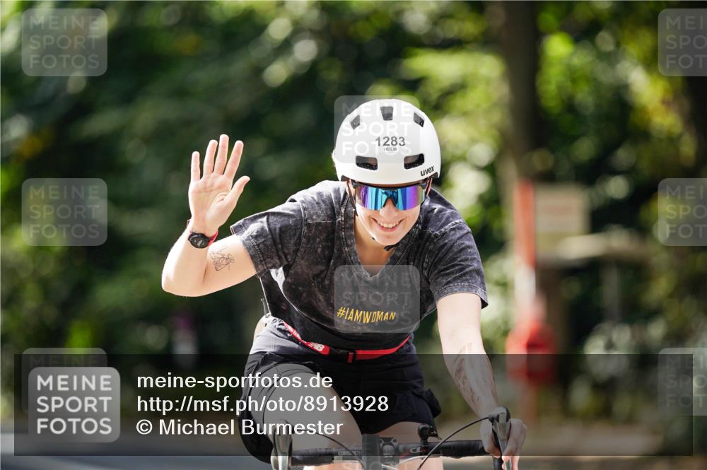 14.09.2025 - Stadtparktriathlon Michael Burmester http://msf.ph/oto/8913928 14.09.2025 12:19:04 Radfahren 1267, 1283 meine-sportfotos.de