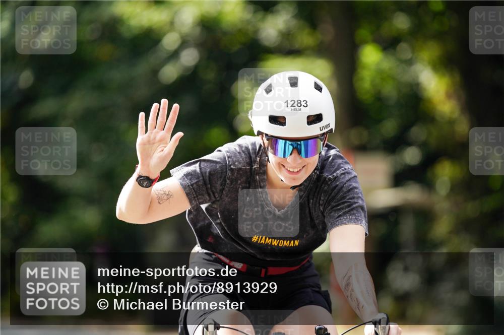 14.09.2025 - Stadtparktriathlon Michael Burmester http://msf.ph/oto/8913929 14.09.2025 12:19:04 Radfahren 1267, 1283 meine-sportfotos.de