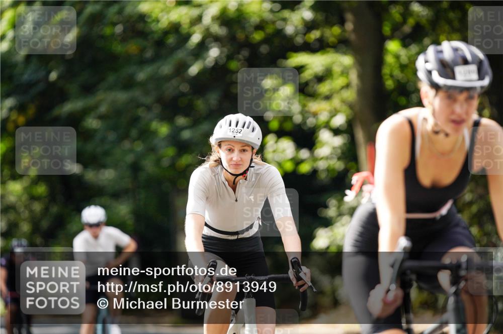 14.09.2025 - Stadtparktriathlon Michael Burmester http://msf.ph/oto/8913949 14.09.2025 12:19:44 Radfahren 1146, 1157, 1223, 1242, 1252, 1286, 1296 meine-sportfotos.de