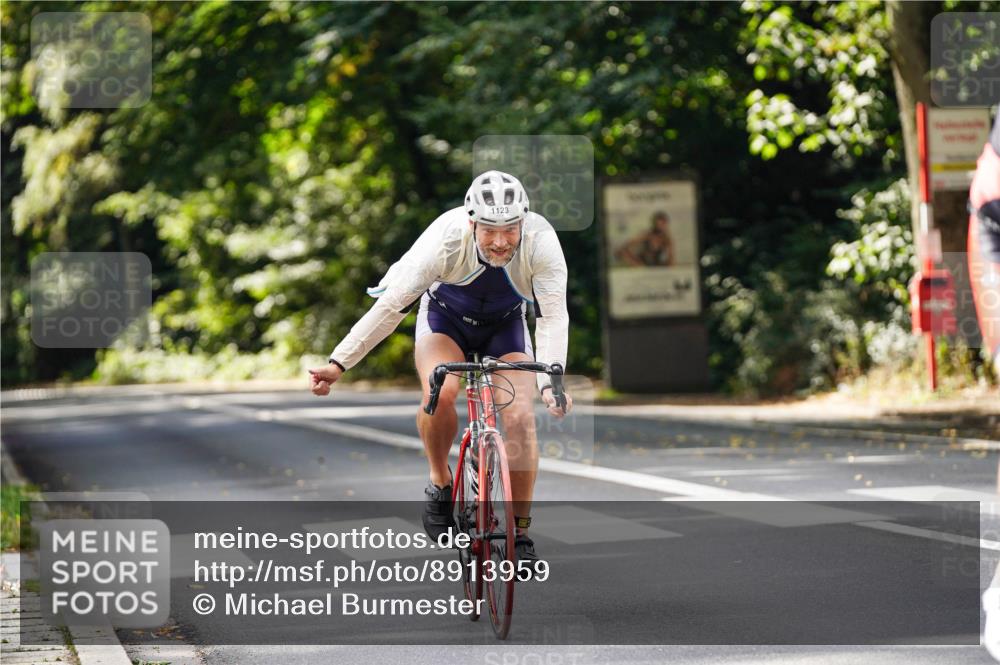 14.09.2025 - Stadtparktriathlon Michael Burmester http://msf.ph/oto/8913959 14.09.2025 12:20:06 Radfahren 1123, 1155 meine-sportfotos.de