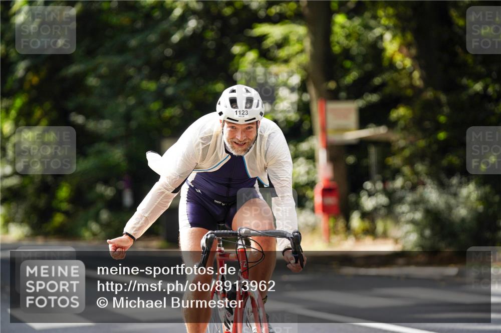 14.09.2025 - Stadtparktriathlon Michael Burmester http://msf.ph/oto/8913962 14.09.2025 12:20:07 Radfahren 1123, 1155 meine-sportfotos.de