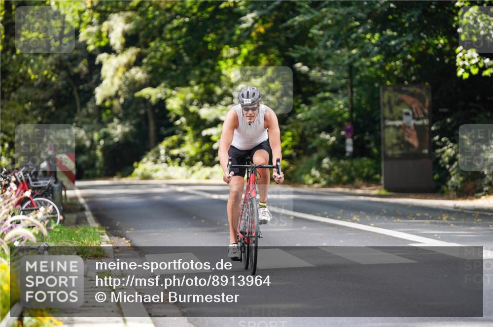 14.09.2025 - Stadtparktriathlon Michael Burmester http://msf.ph/oto/8913964 14.09.2025 12:20:22 Radfahren 1147 meine-sportfotos.de