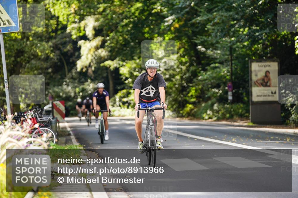 14.09.2025 - Stadtparktriathlon Michael Burmester http://msf.ph/oto/8913966 14.09.2025 12:20:34 Radfahren 1142, 1171, 1188, 1244 meine-sportfotos.de