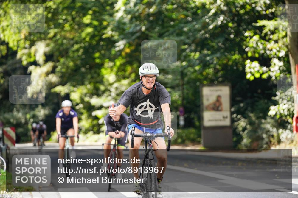14.09.2025 - Stadtparktriathlon Michael Burmester http://msf.ph/oto/8913967 14.09.2025 12:20:35 Radfahren 1142, 1171, 1188, 1244 meine-sportfotos.de