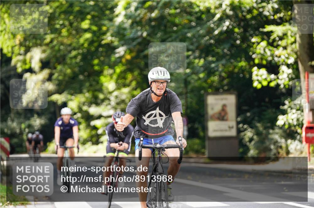 14.09.2025 - Stadtparktriathlon Michael Burmester http://msf.ph/oto/8913968 14.09.2025 12:20:35 Radfahren 1142, 1171, 1188, 1244 meine-sportfotos.de