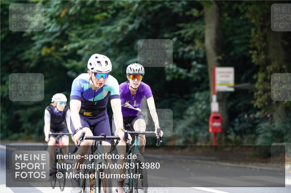 14.09.2025 - Stadtparktriathlon Michael Burmester http://msf.ph/oto/8913980 14.09.2025 12:21:07 Radfahren 1122, 1168, 1197, 1204, 1264, 1291, 1319 meine-sportfotos.de