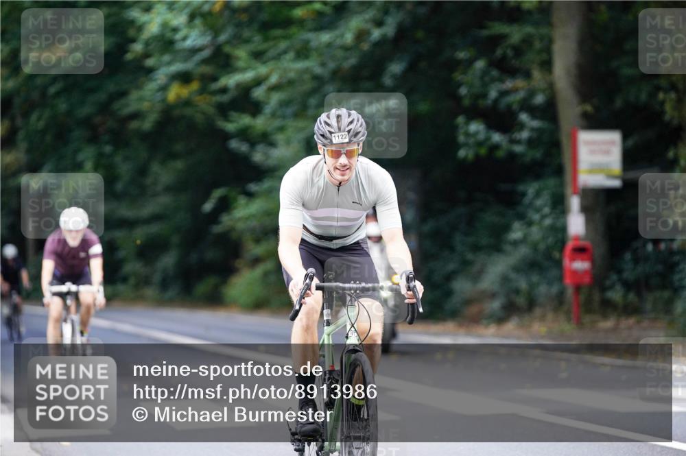 14.09.2025 - Stadtparktriathlon Michael Burmester http://msf.ph/oto/8913986 14.09.2025 12:21:13 Radfahren 1122, 1151, 1168, 1197, 1204, 1213, 1258, 1291, 1312, 1315, 1319 meine-sportfotos.de