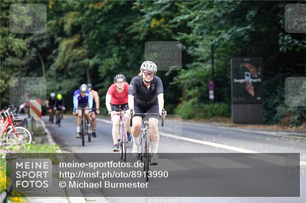 14.09.2025 - Stadtparktriathlon Michael Burmester http://msf.ph/oto/8913990 14.09.2025 12:21:17 Radfahren 1122, 1151, 1197, 1213, 1258, 1293, 1312, 1315 meine-sportfotos.de