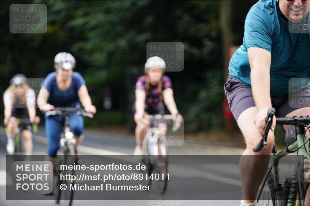14.09.2025 - Stadtparktriathlon Michael Burmester http://msf.ph/oto/8914011 14.09.2025 12:21:41 Radfahren 1159, 1174, 1209, 1257, 1273, 1277, 1288, 1295 meine-sportfotos.de