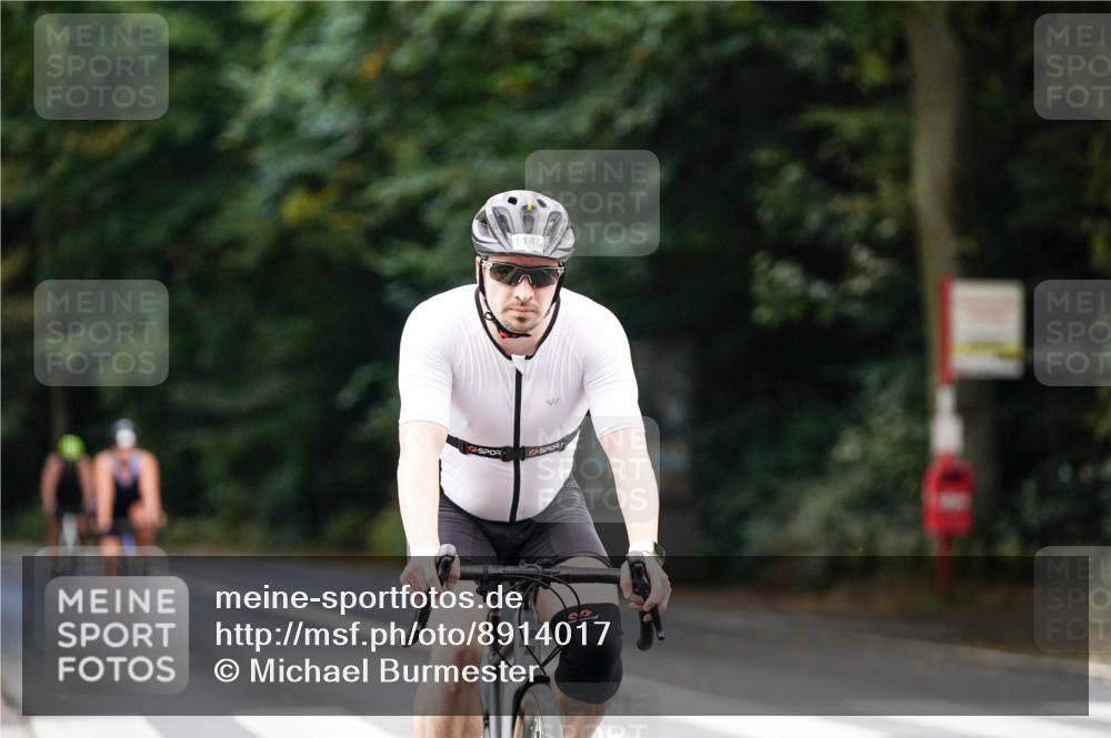 14.09.2025 - Stadtparktriathlon Michael Burmester http://msf.ph/oto/8914017 14.09.2025 12:21:53 Radfahren 1145, 1186, 1237, 1241 meine-sportfotos.de
