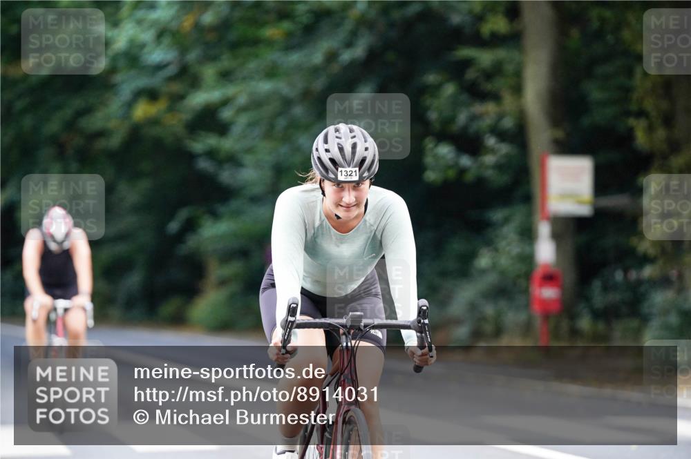 14.09.2025 - Stadtparktriathlon Michael Burmester http://msf.ph/oto/8914031 14.09.2025 12:22:17 Radfahren 1180, 1214, 1251, 1292, 1321 meine-sportfotos.de
