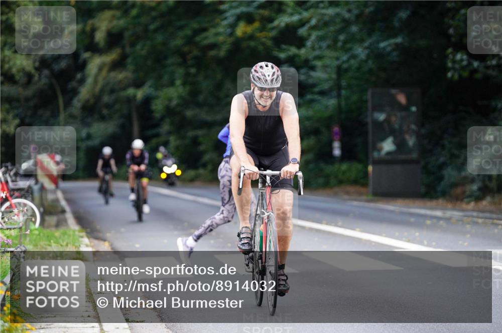 14.09.2025 - Stadtparktriathlon Michael Burmester http://msf.ph/oto/8914032 14.09.2025 12:22:18 Radfahren 1214, 1251, 1292, 1321 meine-sportfotos.de