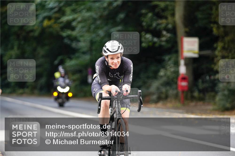 14.09.2025 - Stadtparktriathlon Michael Burmester http://msf.ph/oto/8914034 14.09.2025 12:22:21 Radfahren 1214, 1251, 1292, 1321 meine-sportfotos.de