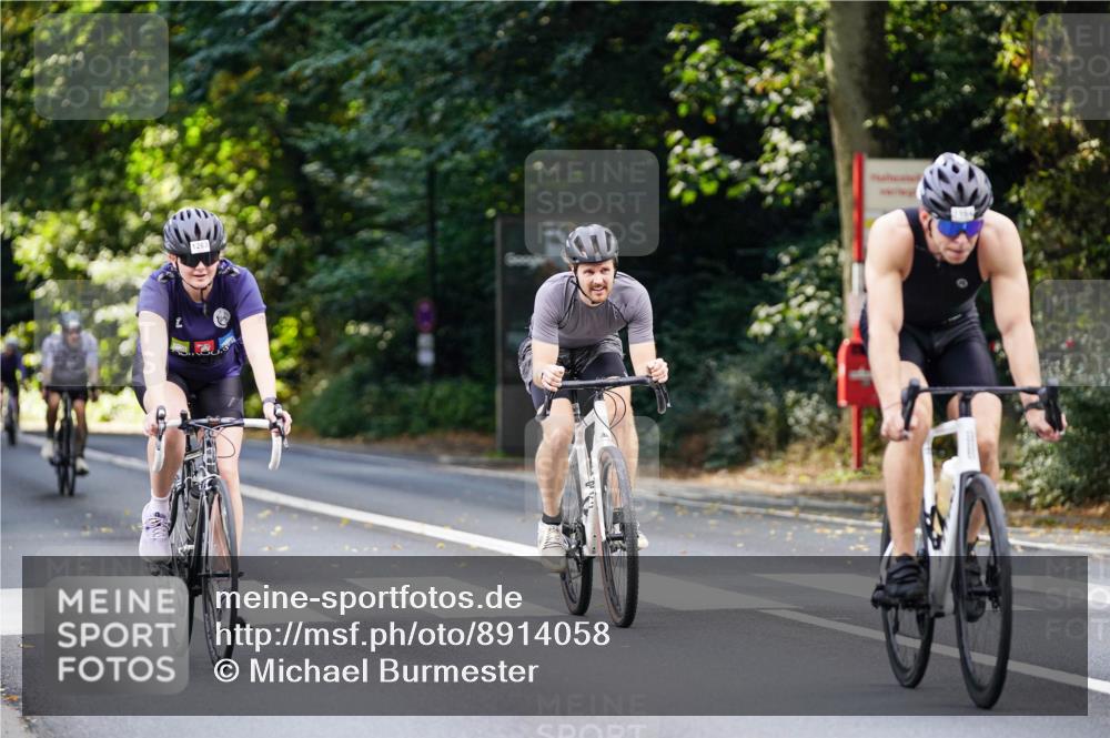 14.09.2025 - Stadtparktriathlon Michael Burmester http://msf.ph/oto/8914058 14.09.2025 12:22:45 Radfahren 1184, 1192, 1194, 1232, 1254, 1263, 1279, 1289, 1311 meine-sportfotos.de