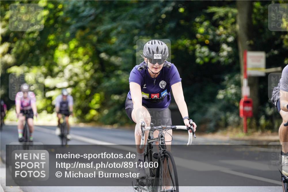 14.09.2025 - Stadtparktriathlon Michael Burmester http://msf.ph/oto/8914060 14.09.2025 12:22:46 Radfahren 1184, 1192, 1194, 1228, 1232, 1254, 1263, 1279, 1289, 1311 meine-sportfotos.de