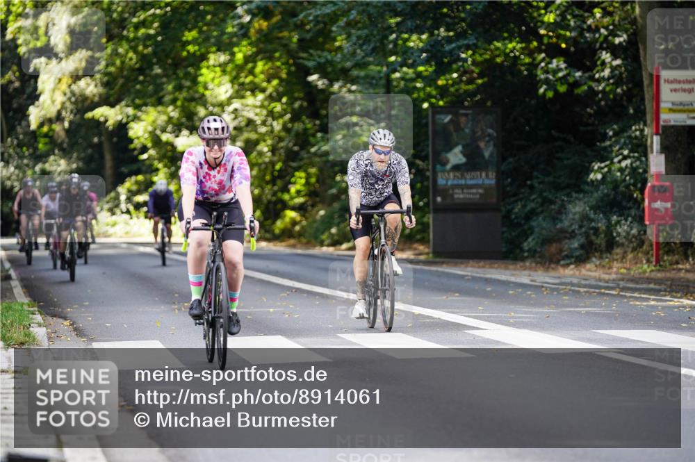 14.09.2025 - Stadtparktriathlon Michael Burmester http://msf.ph/oto/8914061 14.09.2025 12:22:47 Radfahren 1184, 1192, 1194, 1228, 1232, 1254, 1263, 1279, 1289, 1311 meine-sportfotos.de