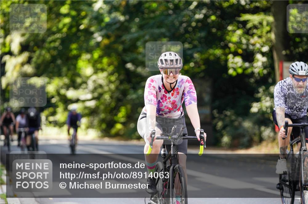 14.09.2025 - Stadtparktriathlon Michael Burmester http://msf.ph/oto/8914063 14.09.2025 12:22:48 Radfahren 1184, 1192, 1194, 1228, 1232, 1254, 1263, 1279, 1285, 1289, 1311 meine-sportfotos.de