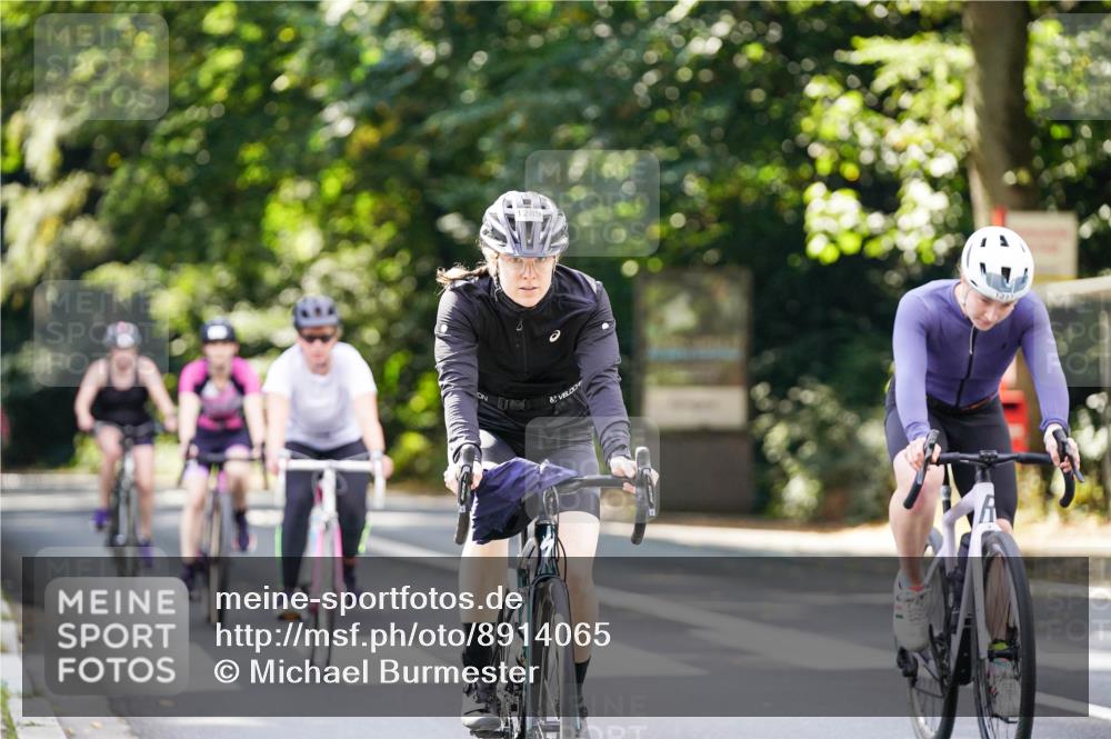 14.09.2025 - Stadtparktriathlon Michael Burmester http://msf.ph/oto/8914065 14.09.2025 12:22:52 Radfahren 1184, 1192, 1228, 1254, 1263, 1279, 1285, 1289, 1311 meine-sportfotos.de