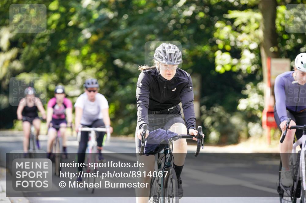 14.09.2025 - Stadtparktriathlon Michael Burmester http://msf.ph/oto/8914067 14.09.2025 12:22:52 Radfahren 1184, 1192, 1228, 1254, 1263, 1279, 1285, 1289, 1311 meine-sportfotos.de