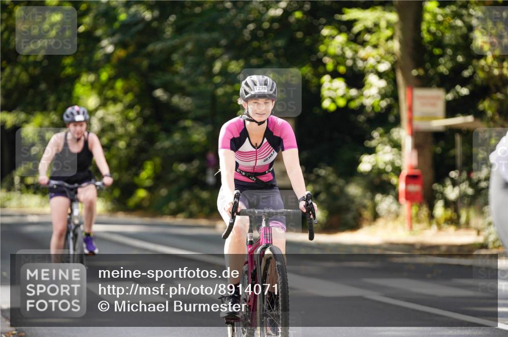 14.09.2025 - Stadtparktriathlon Michael Burmester http://msf.ph/oto/8914071 14.09.2025 12:22:54 Radfahren 1055, 1192, 1228, 1254, 1279, 1285, 1289, 1311 meine-sportfotos.de
