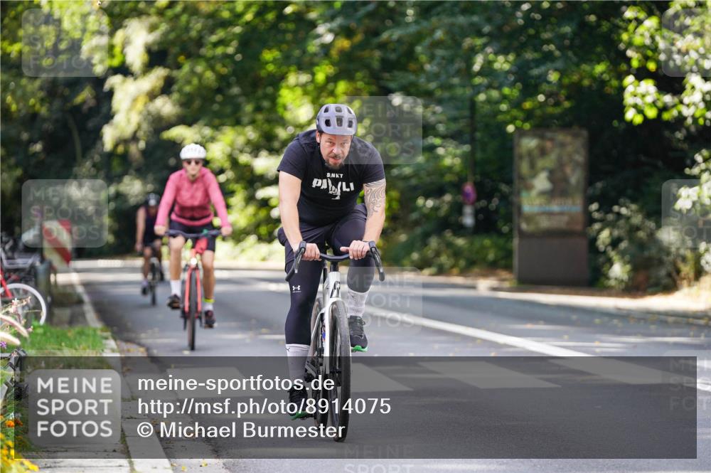 14.09.2025 - Stadtparktriathlon Michael Burmester http://msf.ph/oto/8914075 14.09.2025 12:23:01 Radfahren 1055, 1124, 1236, 1285 meine-sportfotos.de