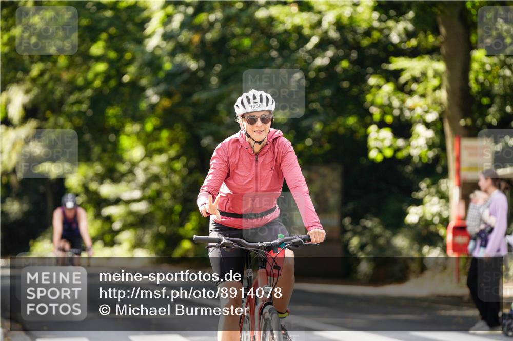 14.09.2025 - Stadtparktriathlon Michael Burmester http://msf.ph/oto/8914078 14.09.2025 12:23:03 Radfahren 1055, 1124, 1236 meine-sportfotos.de