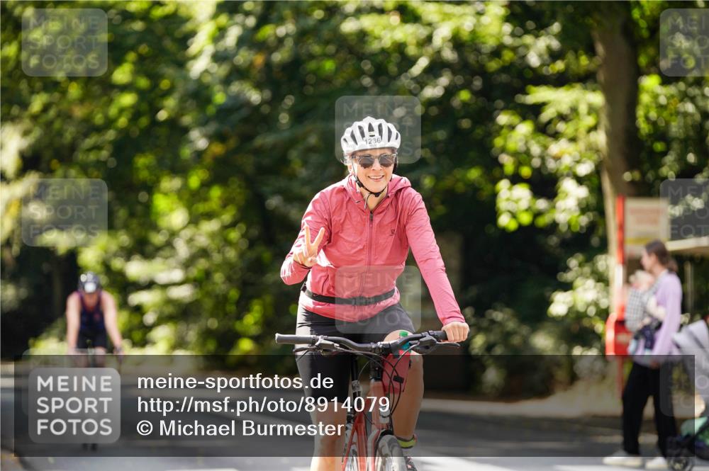 14.09.2025 - Stadtparktriathlon Michael Burmester http://msf.ph/oto/8914079 14.09.2025 12:23:03 Radfahren 1055, 1124, 1236 meine-sportfotos.de