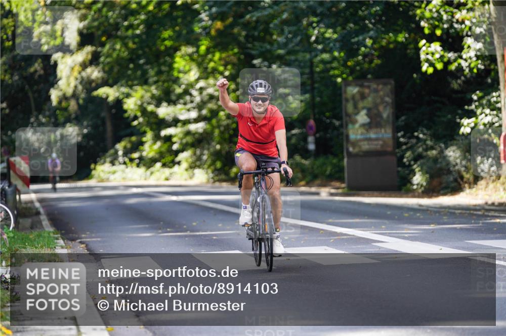 14.09.2025 - Stadtparktriathlon Michael Burmester http://msf.ph/oto/8914103 14.09.2025 12:24:01 Radfahren 1153 meine-sportfotos.de