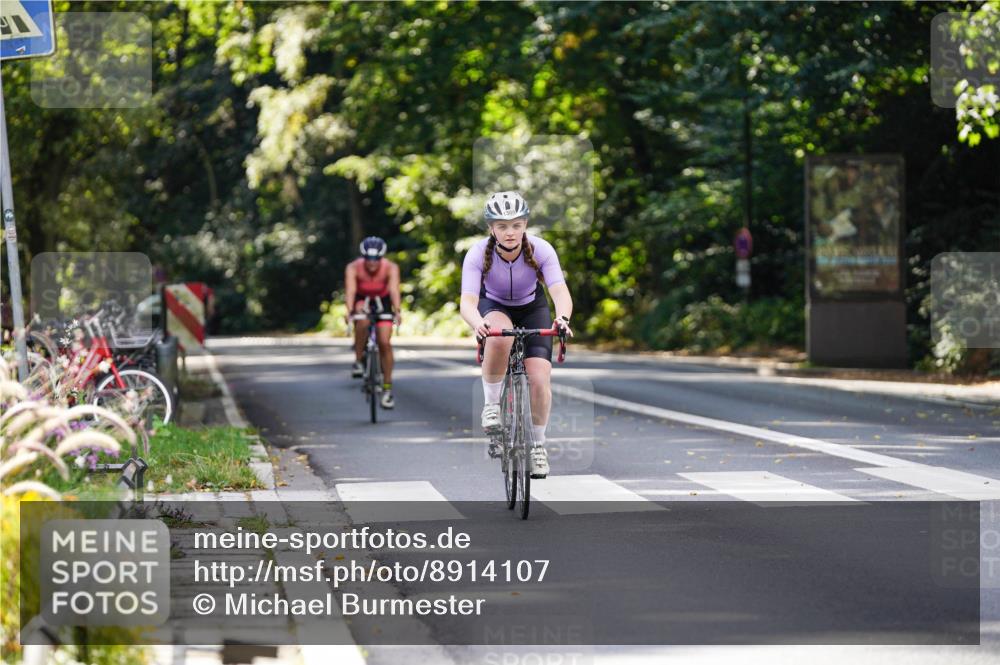 14.09.2025 - Stadtparktriathlon Michael Burmester http://msf.ph/oto/8914107 14.09.2025 12:24:11 Radfahren 1281, 1301, 1309 meine-sportfotos.de