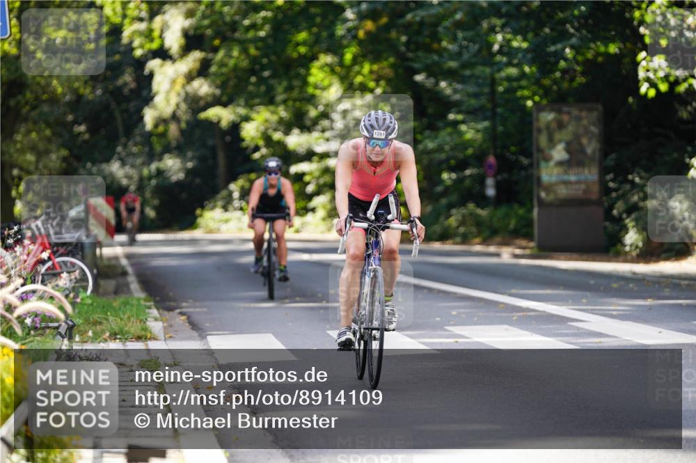 14.09.2025 - Stadtparktriathlon Michael Burmester http://msf.ph/oto/8914109 14.09.2025 12:24:13 Radfahren 1281, 1301, 1309 meine-sportfotos.de