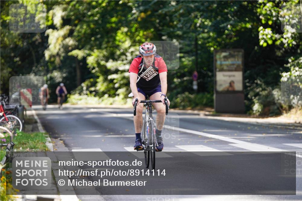 14.09.2025 - Stadtparktriathlon Michael Burmester http://msf.ph/oto/8914114 14.09.2025 12:24:23 Radfahren 1202 meine-sportfotos.de